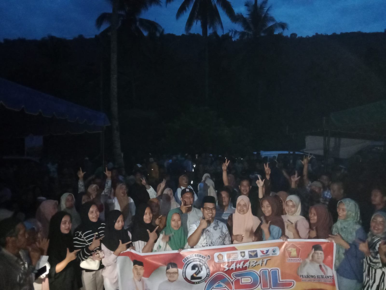 Cawabup ADIL Serahkan SK Tim Pemenangan se-Kecamatan Sosopan