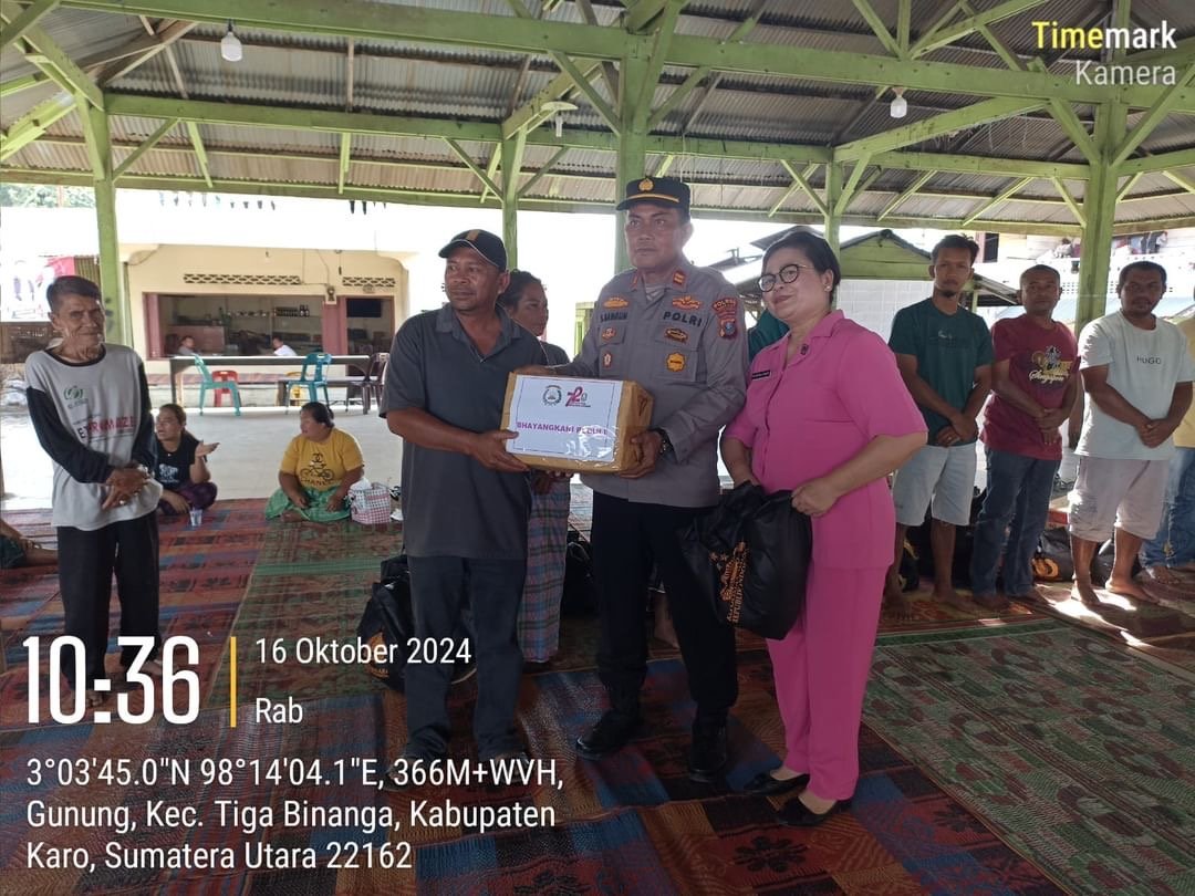 Polsek Tigabinanga Salurkan Bantuan untuk Korban Banjir Bandang di Desa Gunung