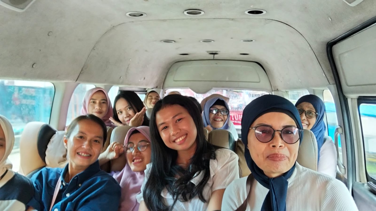 Hari Kedua Aquabike, Shuttle Bus Dishub Sumut Angkut Seribuan Pengunjung