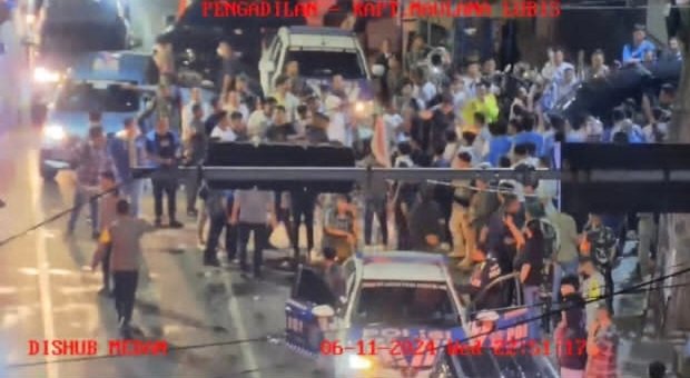 Pasca Debat, Mobil Rombongan Bobby Nasution Dilempar Batu Oleh Pendukung Edy Rahmayadi