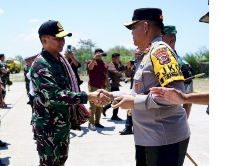 Panglima TNI dan Kapolda NTT Tinjau Langsung Dampak Erupsi Gunung Lewotobi