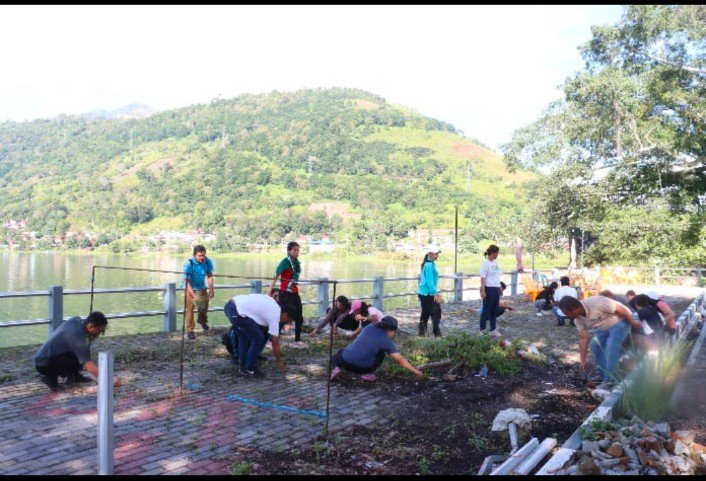 Sambut Kejuaraan Aquabike, Pemkab Samosir Gelar Gotong Royong