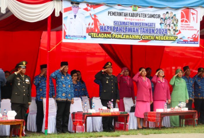Pemkab Samosir Ziarah dan Tabur Bunga di Makam Pahlawan Sidamdam