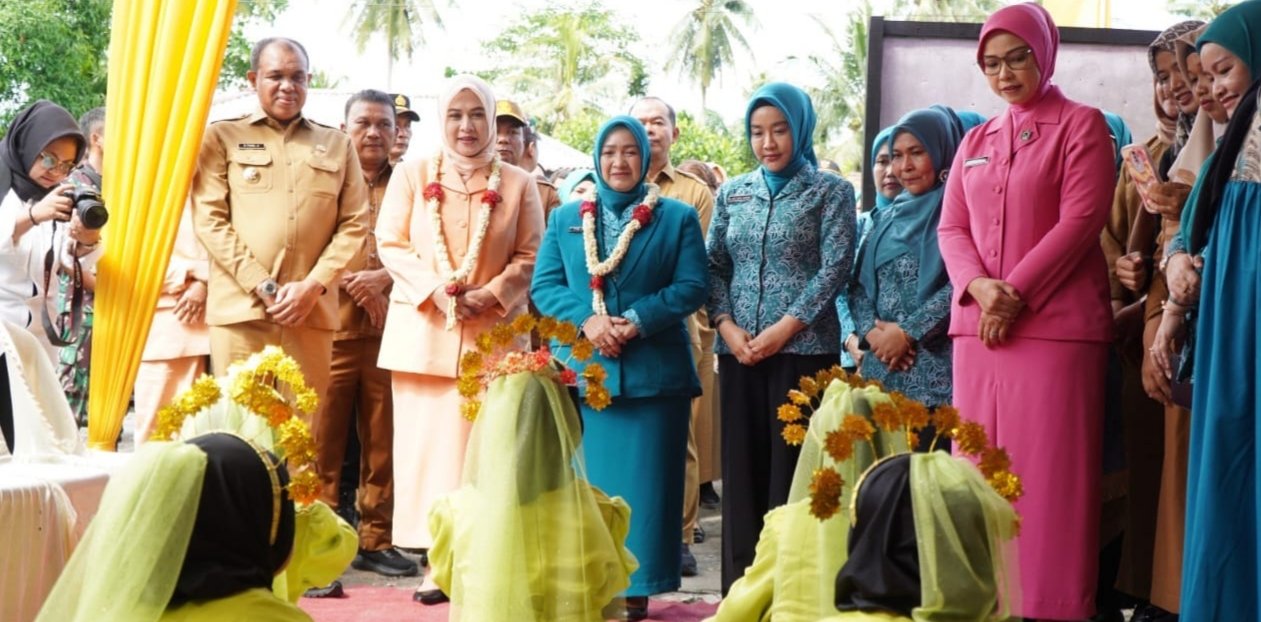 Ketua TP PKK Sumut Pantau Pemberian Makan Gratis Untuk Siswa SD