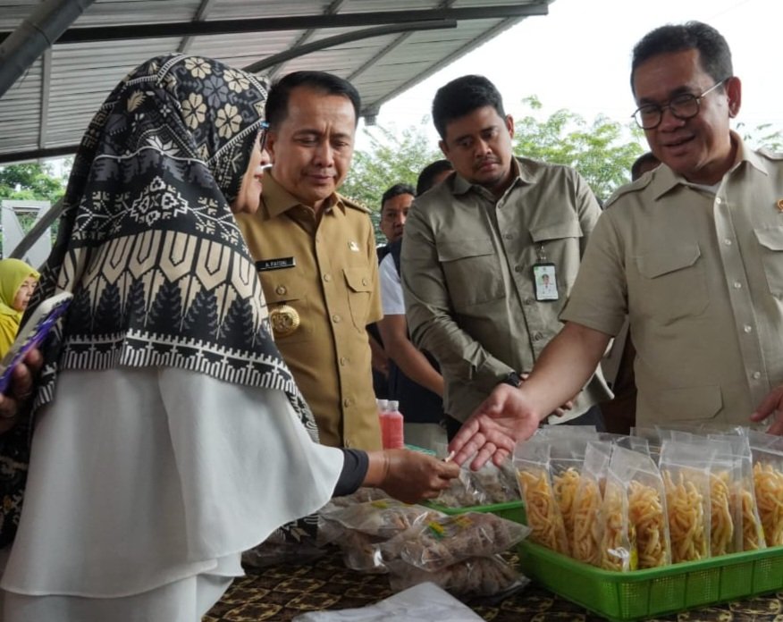 Bersama Mendag, Bobby Nasution Pantau Gerakan Pangan Murah di Medan Marelan