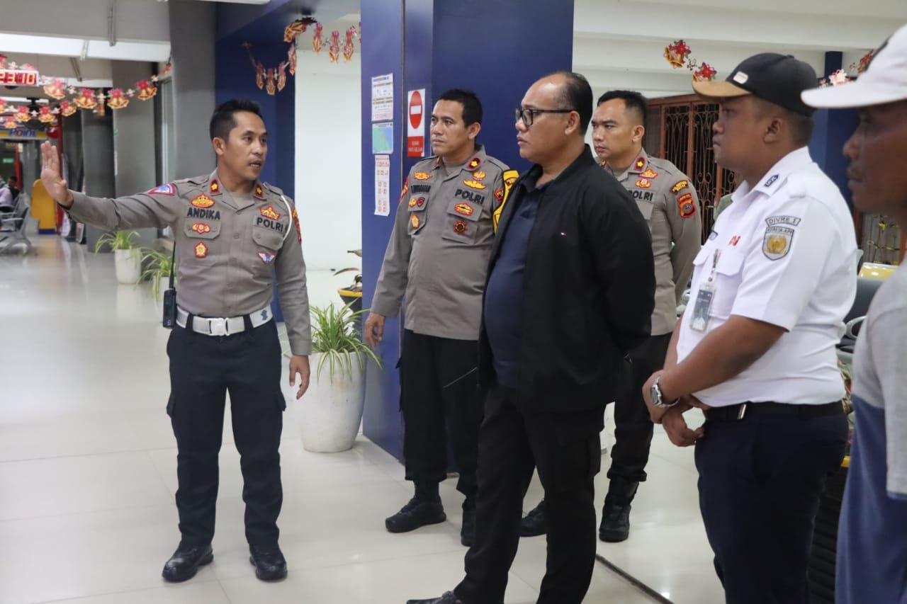 Kapolrestabes Medan Cek Pospam Nataru di Stasiun KA