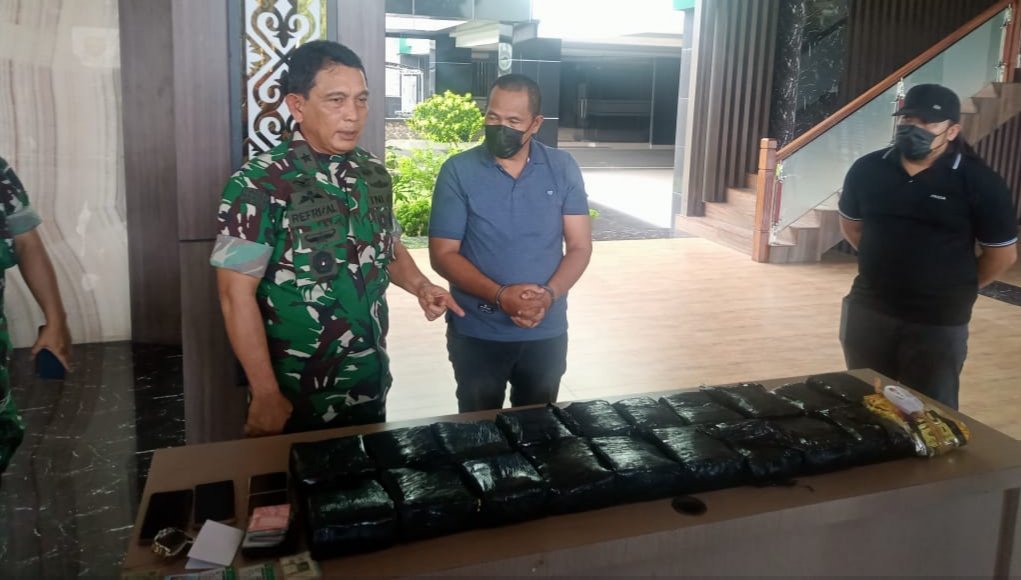 Deninteldam dan Ditresnarkoba Poldasu Amankan Kurir 20 Kg Sabu