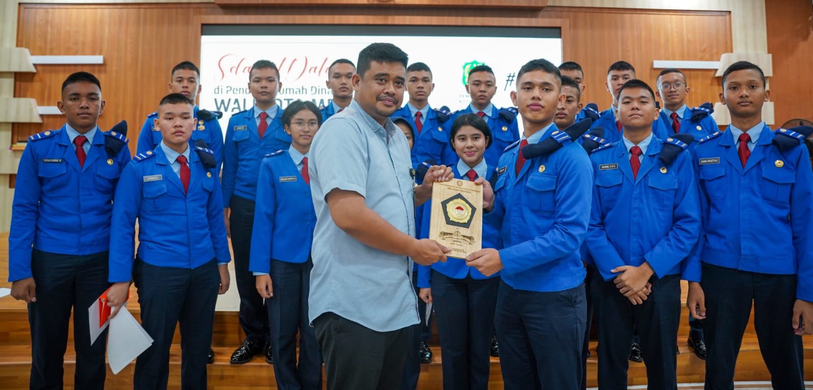 Bobby Nasution Sampaikan Seni Kepemimpinan kepada 17 Siswa SMA Taruna Nusantara