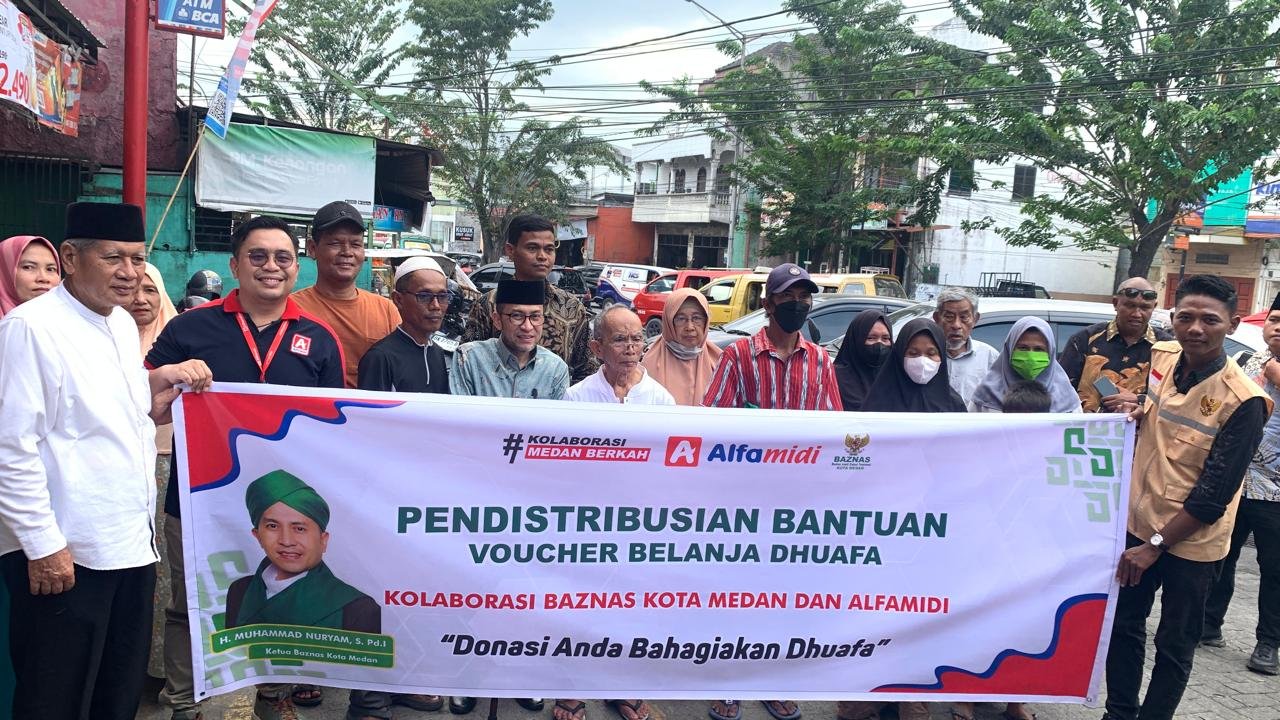 “Baznas Kota Medan – Alfamidi Berkolaborasi Bagikan Voucher Belanja kepada Dhuafa”