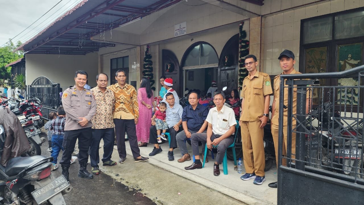 Polsek Medan Timur Lakukan Pengamanan Ibadah Natal di Gereja