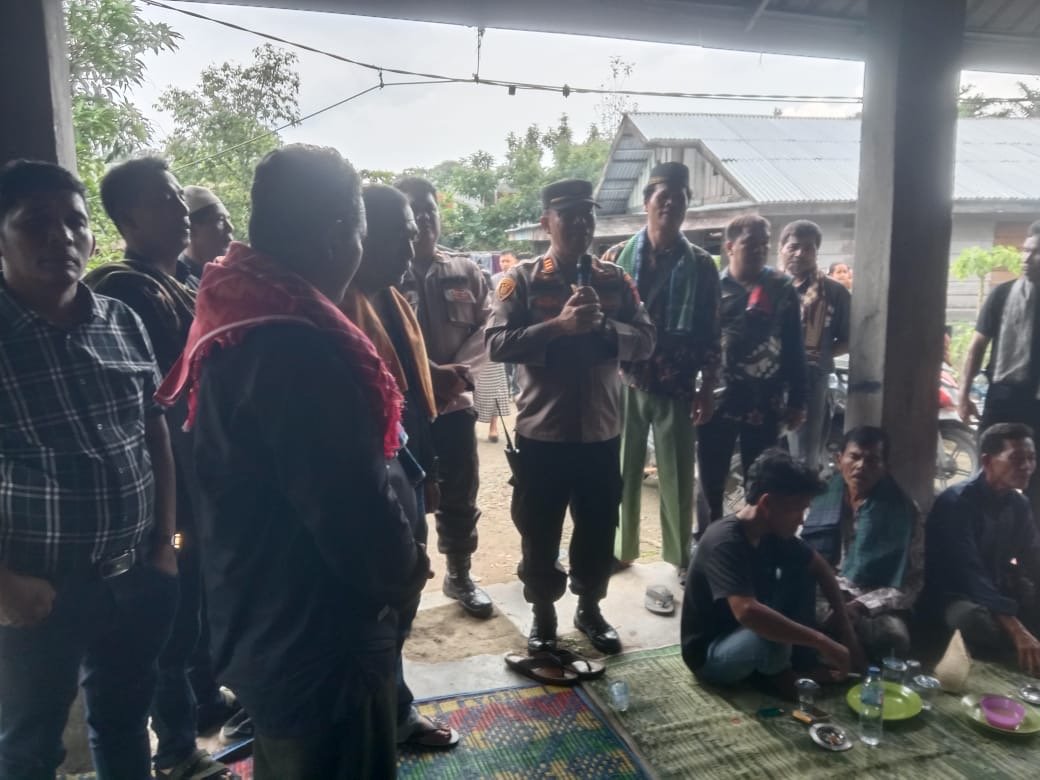 Kapolsek Kutalimbaru Memberikan Tali Asih ke Keluarga Korban Pembunuhan
