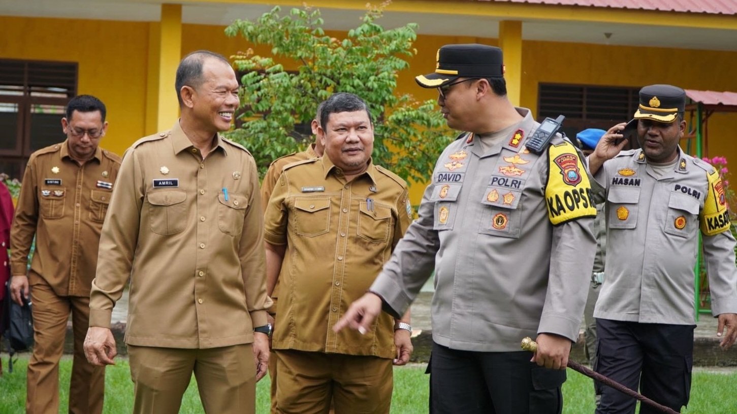 Polres dan Pemkab Langkat Bagikan Makan Siang Bergizi Gratis di SLB Negeri Stabat