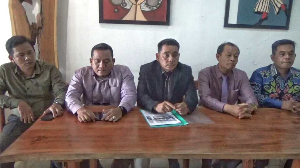 Tim Kuasa Hukum Ratu Thalisa alias Ratu Entok, Wendy M Tanjung SH MH, M Faisal Ginting SH MHum, Faisal Arbo SH MH, Suyanto SH dan Erry Afrizal SH.