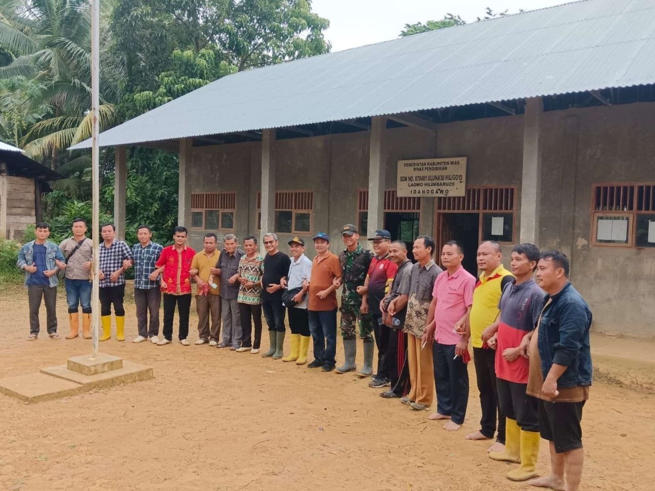 Viral Tidak Ada Guru di SDN 078581 Ulunaai Hiligoo, Kades Laowo Hilinbaruzo Sampaikan Kondisi Ini