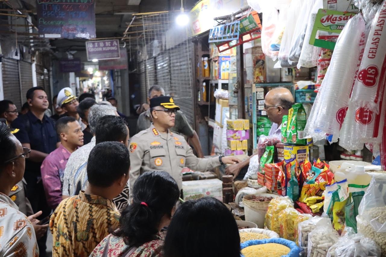 Jelang Ramadan, Kapolrestabes Medan Cek Harga Bahan Pokok di Pasar Tradisional