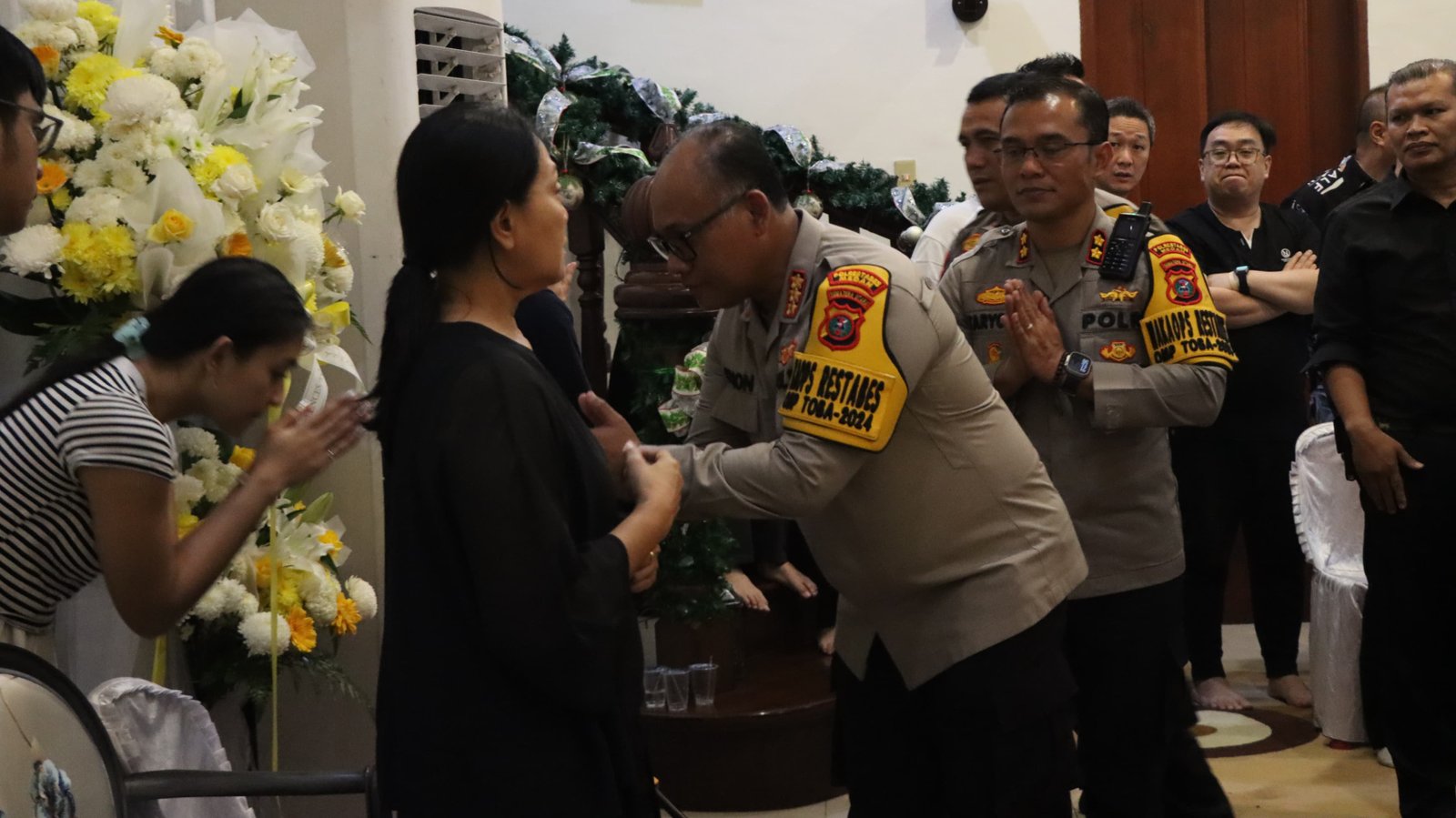 Kapolrestabes Medan Melayat ke Rumah Duka Kombes Pol (Purn) Makmur Ginting