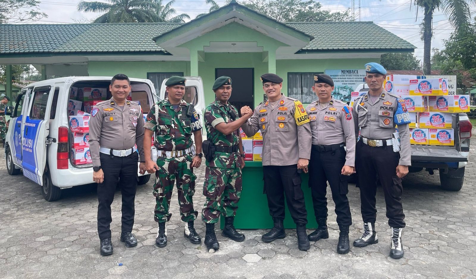 Kapolres Langkat Kirim Bantuan Logistik Untuk Satgas Pamtas RI-PNG 2025