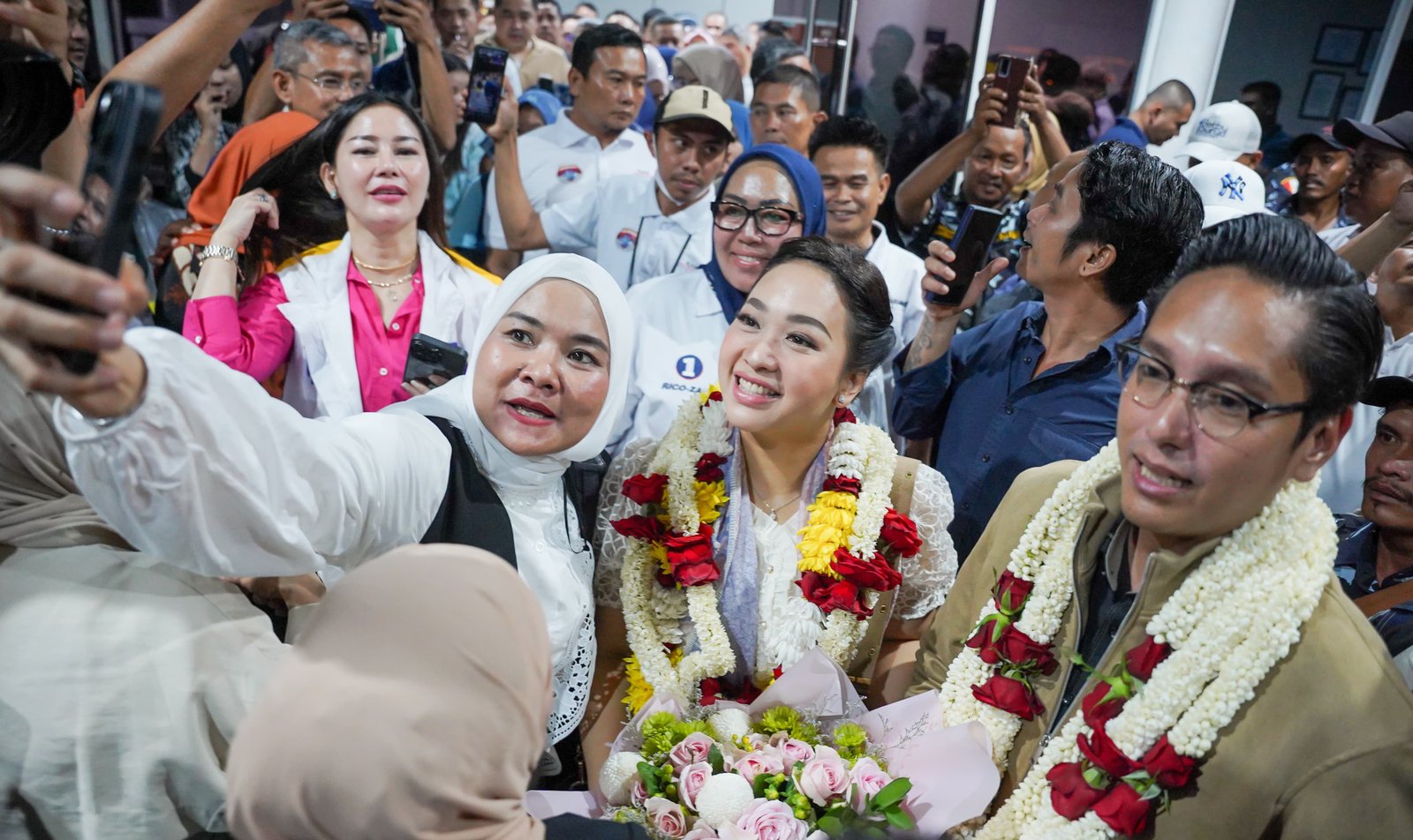 Tiba di Medan, Wali Kota Medan Disambut Ratusan Masyarakat