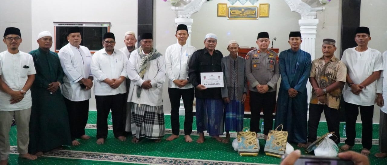 Bupati Langkat Sebar Tim Safari Ramadan, Sekda Salurkan Bantuan di Masjid Al Huda Stabat