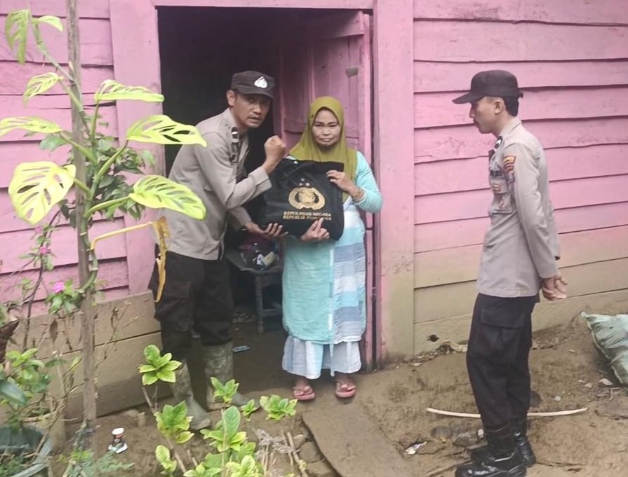 Polsek Sosopan Laksanakan Baksos Bulan Suci Ramadhan 1446 H / 2025 M