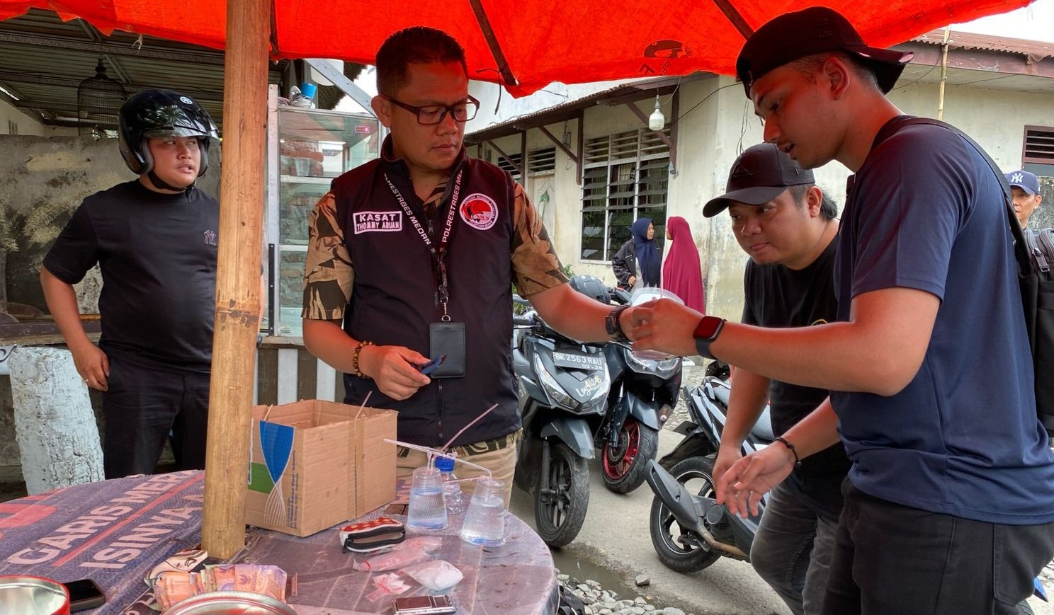 Polrestabes Medan Kembali Gerebek Bantaran Rel KA Tembung, Residivis Bandar Sabu Diboyong