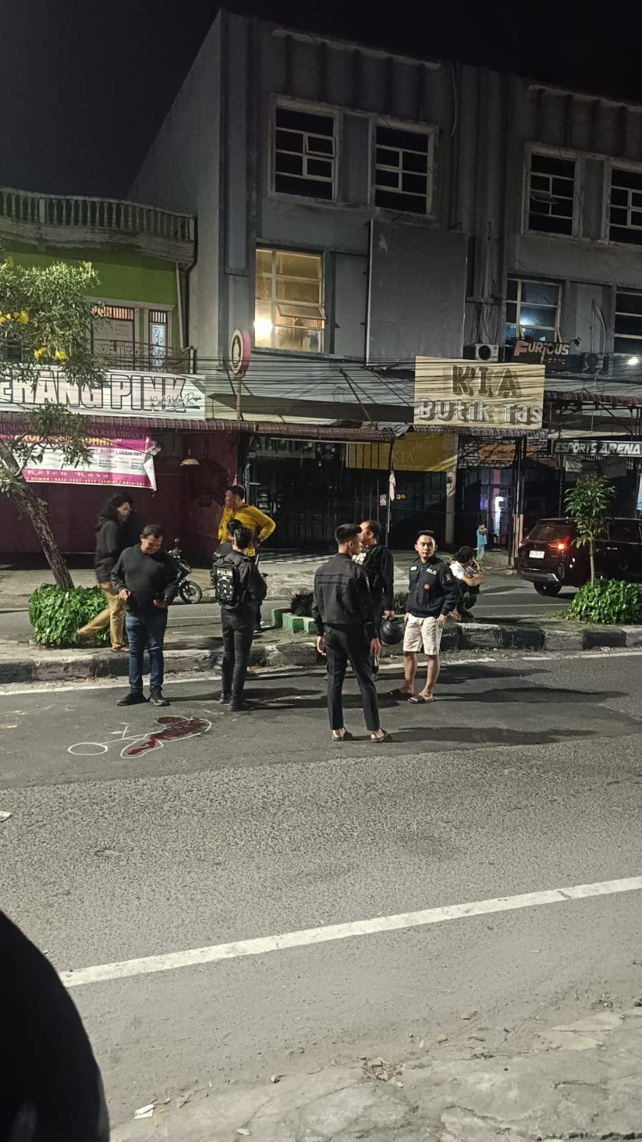 Dua Kelompok Remaja Tawuran di Jalan Halat