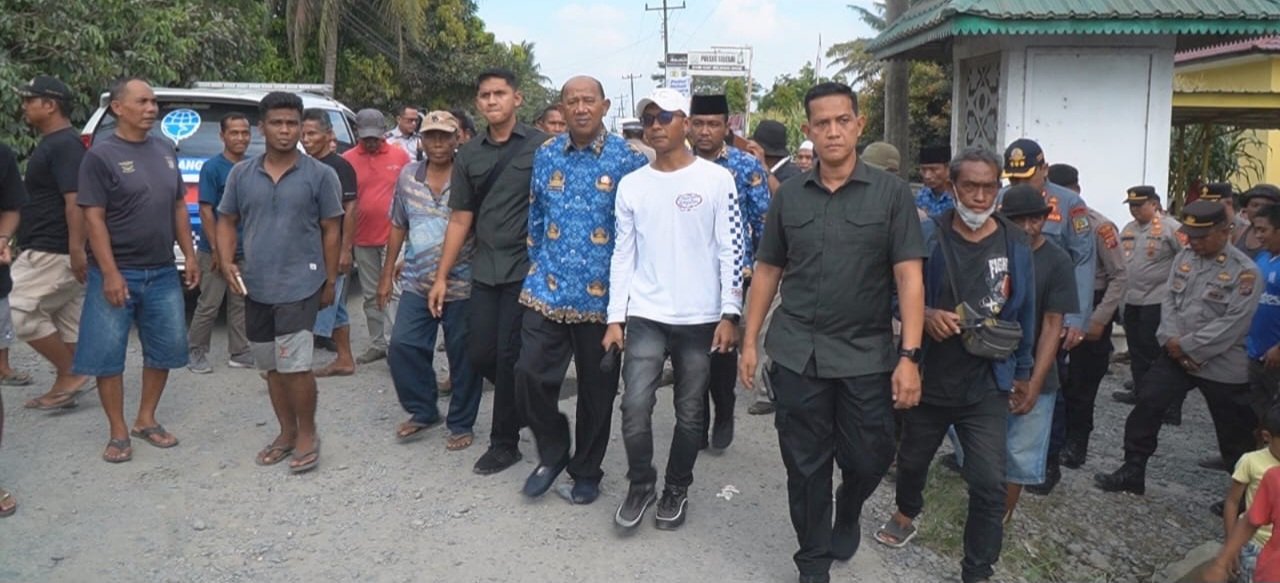 Bupati Langkat Temui Pendemo, Tegaskan Komitmen Perbaikan Jalan di Kecamatan Selesai