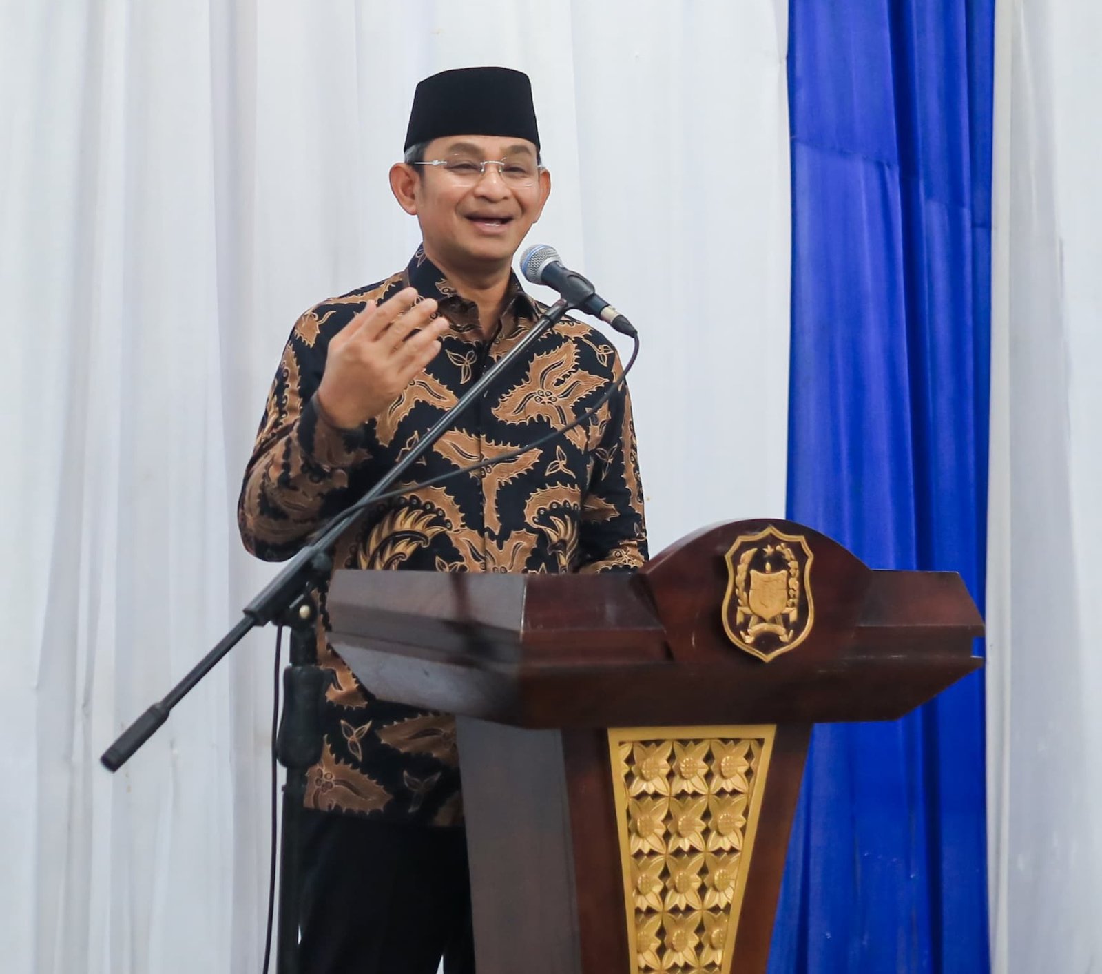 Lanjutkan Safari Ramadhan, Sekda Serahkan Bantuan untuk Masjid Silaturahim Medan Polonia