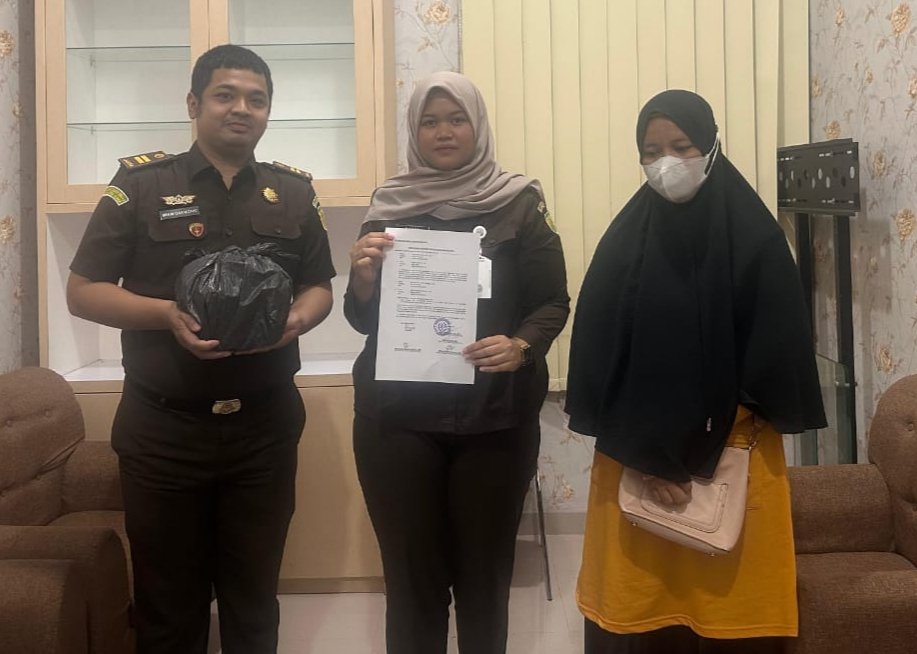 Keluarga Terdakwa Penyelewengan Kredit Bank Plat Merah, Kembalikan Uang Rp150 Juta ke JPU Kejari Sergai