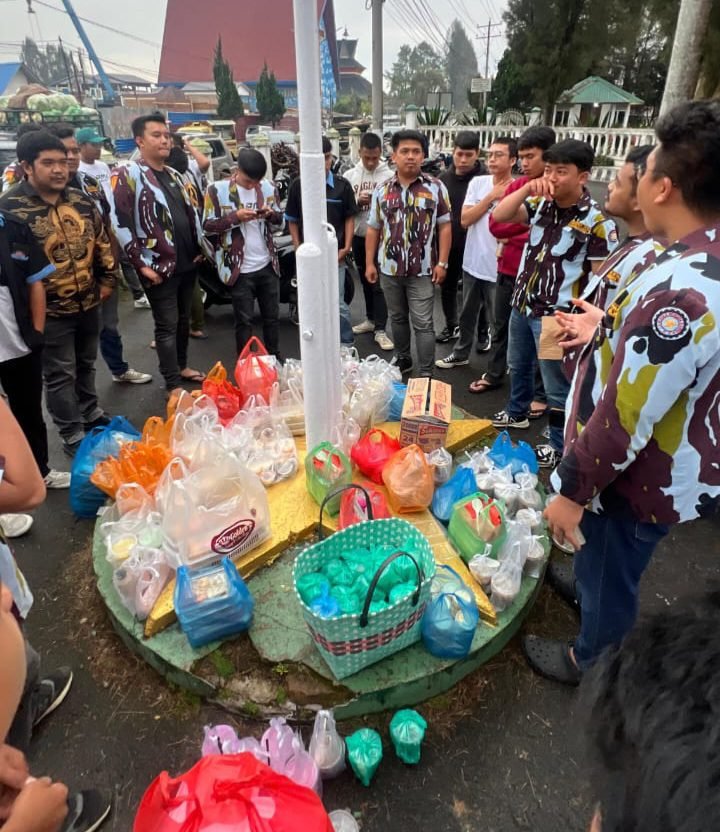 Berbagi Kasih Ramadhan, SATMA DPD IPK Bagikan 700 Paket Takjil
