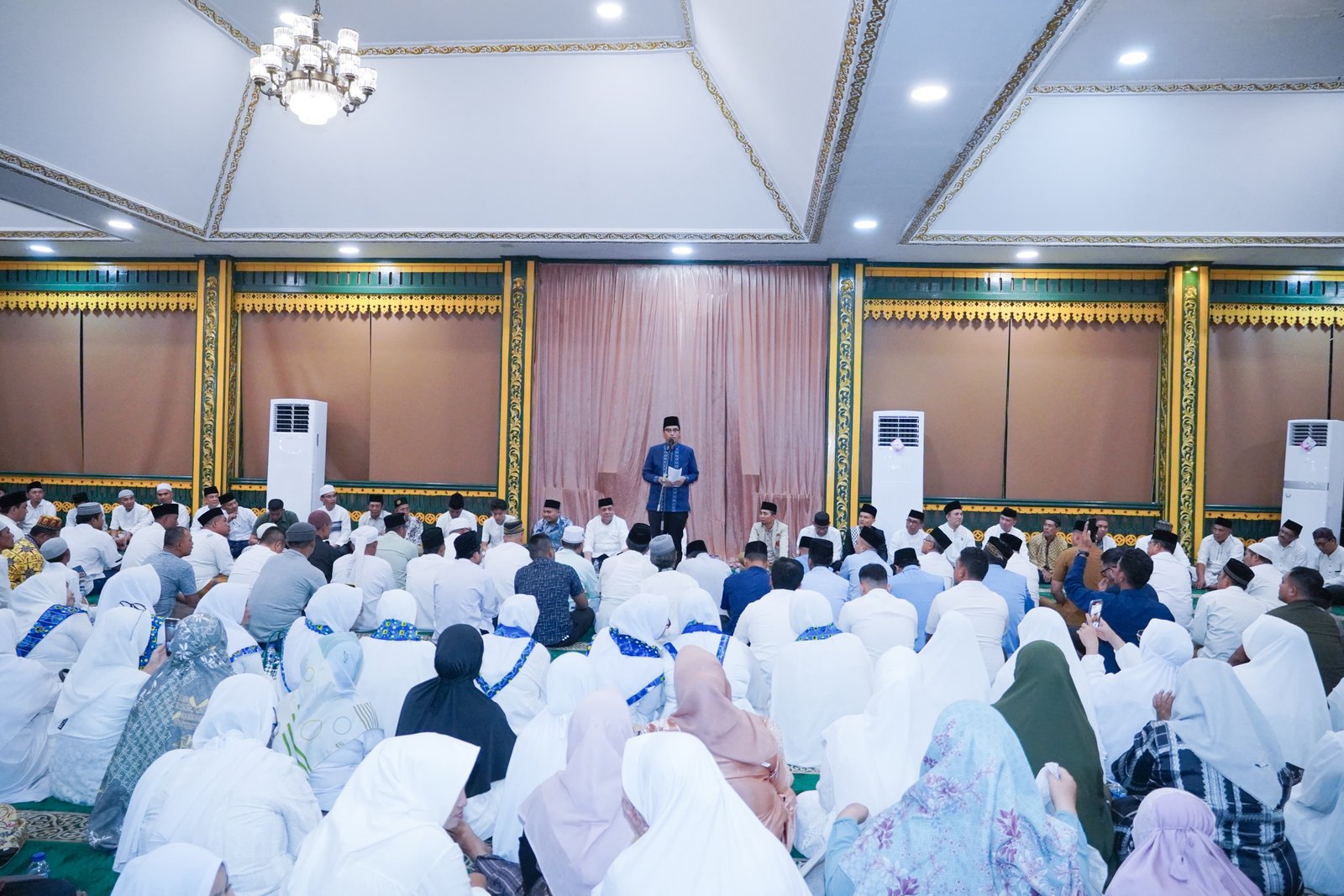 Salat Tarawih di Medan Sunggal, Rico Waas: Mari Berdoa dan Satukan Frekuensi Bangun Medan