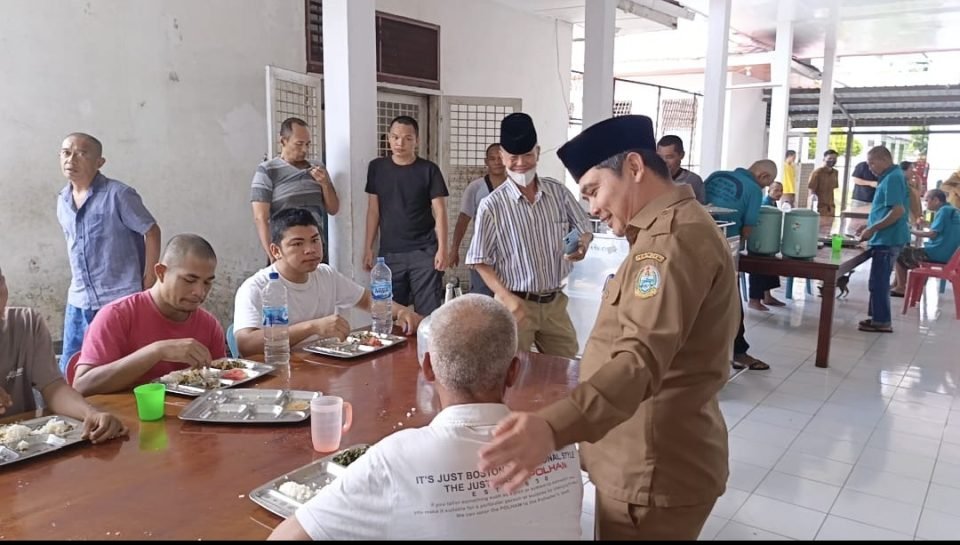 Direktur RS Jiwa Prof. dr. M. Ildrem Sapa Pasien Disabilitas Mental, Berbagi Semangat dan Kepedulian