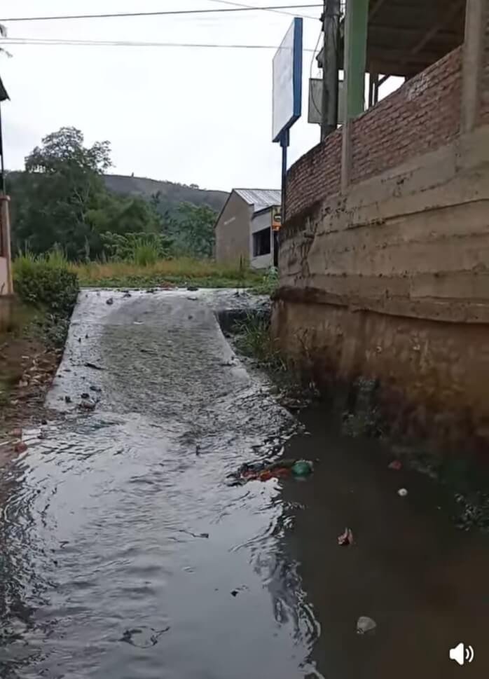 Akses ke SMA 1 Tigabinanga Memprihatinkan Akibat Hujan Deras