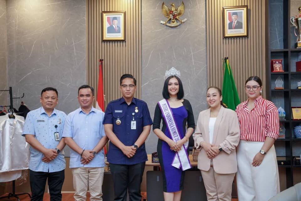 Rico Waas Dukung Puteri Agitha Sembiring di Grand Final Puteri Indonesia 2025