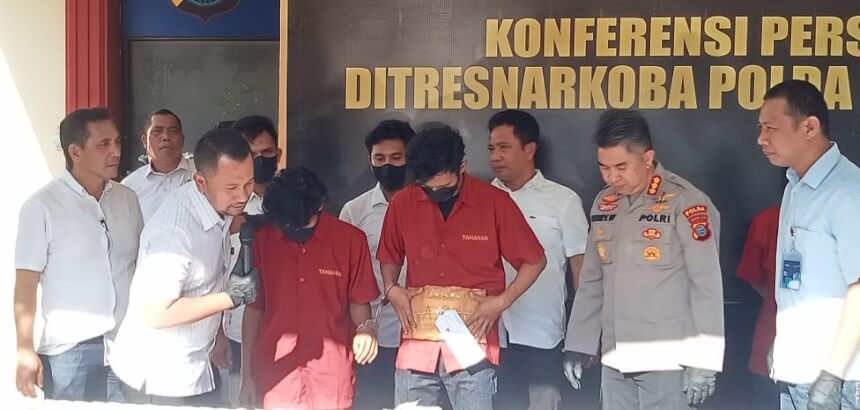 Berangkat dari Kualanamu Tujuan Kendari, 4 Warga Jakarta Lakban 5 Kg Sabu di Perut
