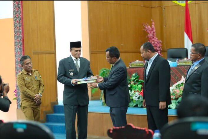 Wabup Pakpak Bharat Sampaikan Pidato Nota Pengantar LKPJ Tahun 2024