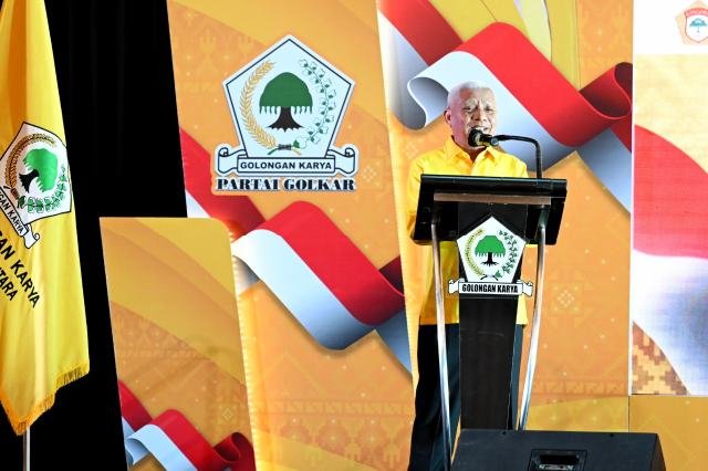 Wakil Gubernur Sumut Surya menghadiri pembukaan Bimbingan Teknis (Bimtek) Anggota DPRD Fraksi Partai Golongan Karya (Golkar) se-Sumut di Hotel JW Marriot Jalan Putri Hijau Medan, Sabtu (24/5/2025). Foto/Diskominfo Sumut