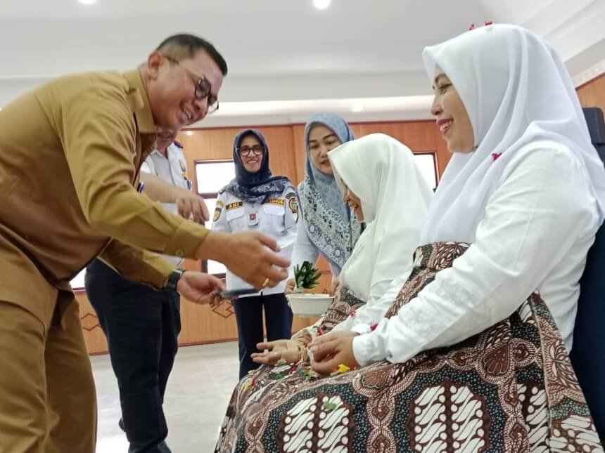 Dishub Sumut Berangkatkan Tiga Pegawai Naik Haji