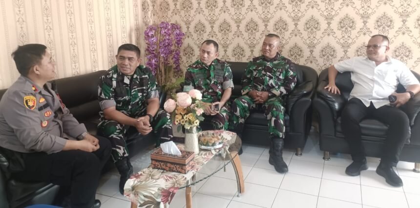 Danramil 0201-02/MT, Universitas HKBP Nommensen Berkunjung ke Polsek Medan Timur.