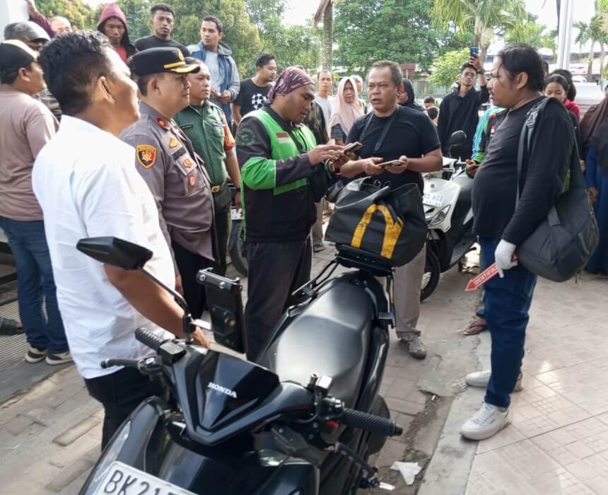 Warga Jalan Bilal Heboh, Driver Ojol Terima Orderan Tas Berisi Bayi