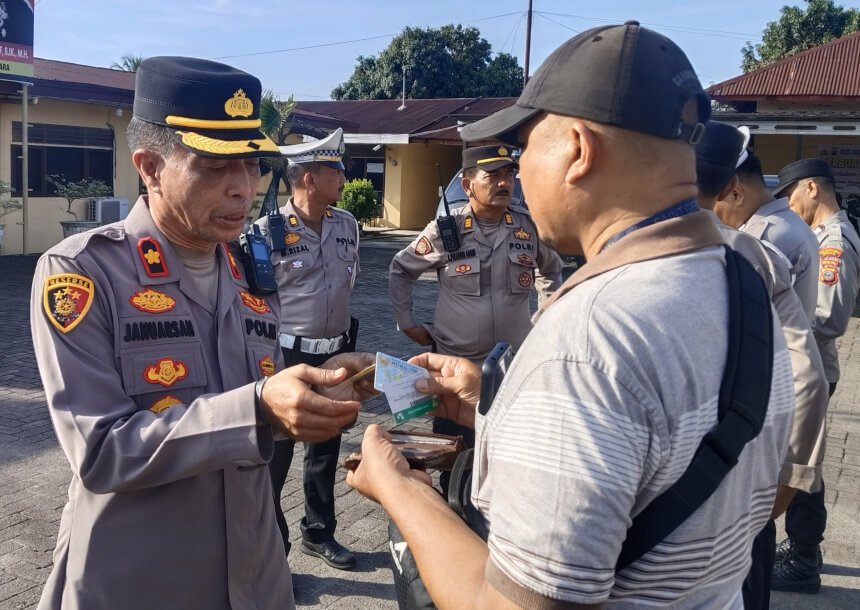 Penegakan Disiplin, Kapolsek Pancur Batu Periksa Kelengkapan Anggota