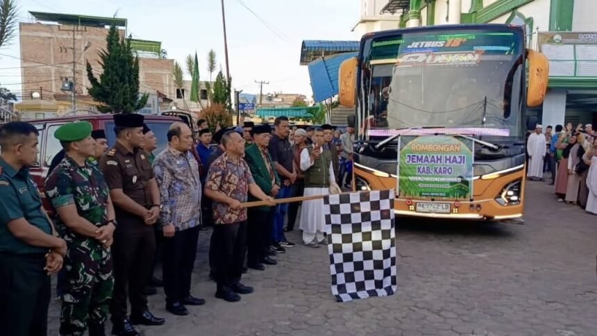 Pemkab Karo Lepas 24 Jamaah Calon Haji Menuju Tanah Suci