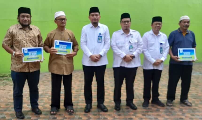 Idul Adha 1446 H Perumda Tirtanadi Serahkan 12 Hewan Qurban ke Masjid Sekitar IPAM dan IPAL