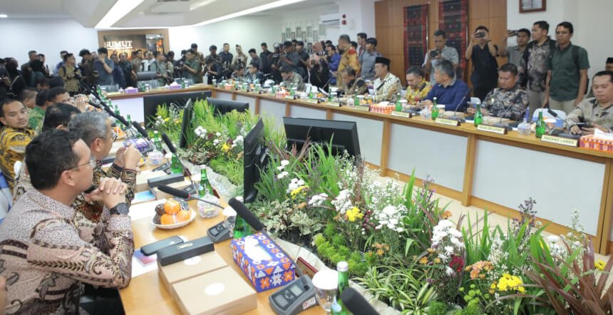 Wakil Bupati Asahan Ikut Rapat RUPS Luar Biasa PT. Bank Sumut