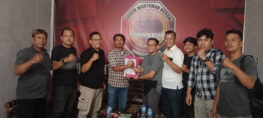 Aris Rinaldi Nasution Serahkan SK Pengurus Forwakum Sergai Periode 2025–2028