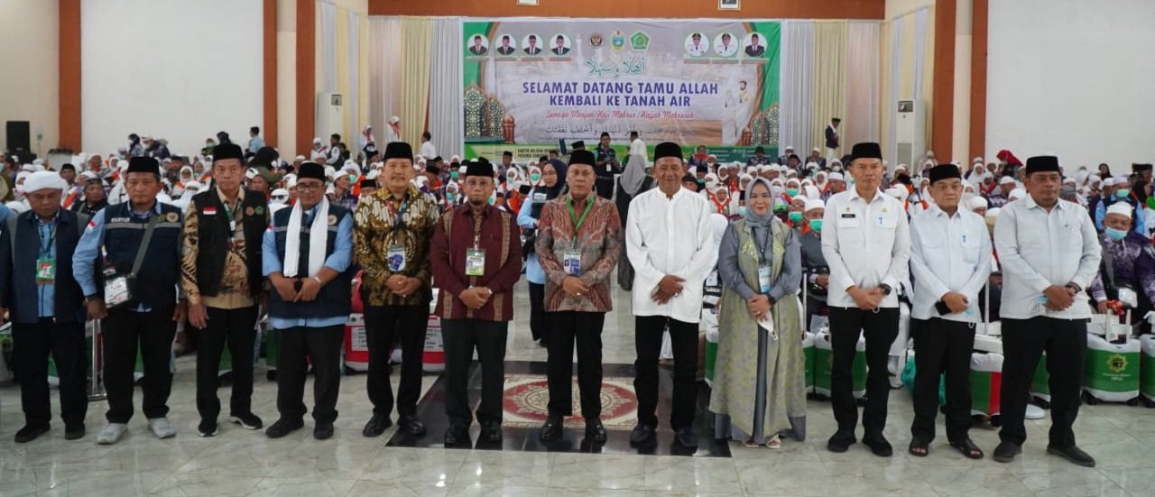 Bupati Langkat Sambut Haru Kedatangan 360 Jemaah Haji