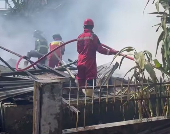 Rumah Kosong di Medan Selayang Terbakar
