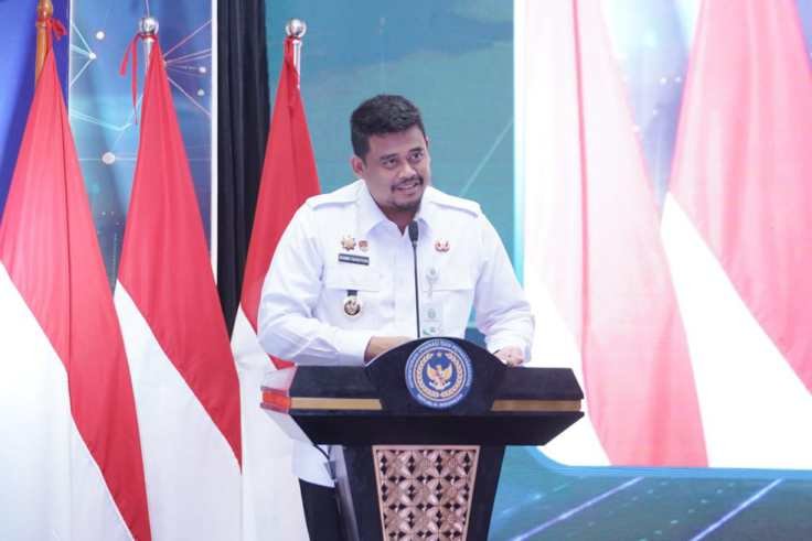 Gubernur Bobby Nasution Siapkan Formulasi Turunkan Harga Tiket Pesawat