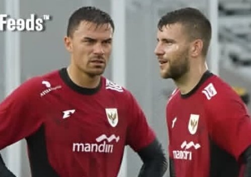 Jay Idzes Blak-Blakan Sebut Kluivert Pusing Pilih Paes atau Emil