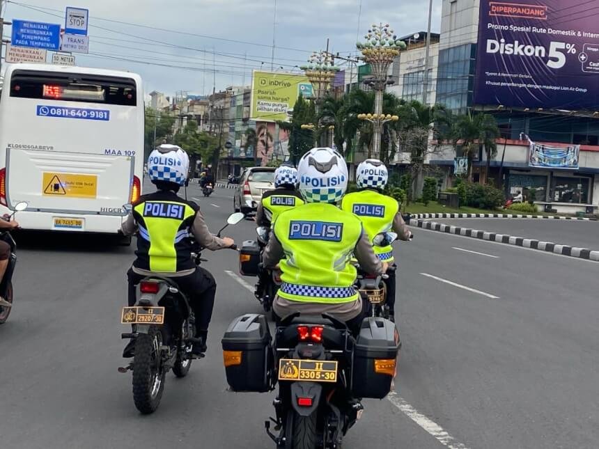 Urai Kemacetan, Srikandi Polrestabes Medan Patroli Pagi dan Sore